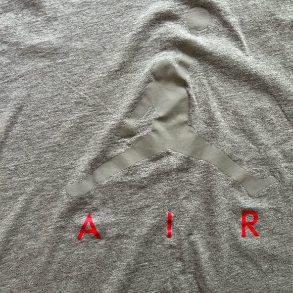 Men’’s Air Jordan tshirt in a size x-large. Perfect condition - Picture 2 of 2
